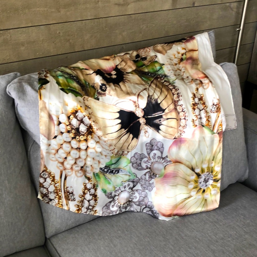 Beautiful jewel print
